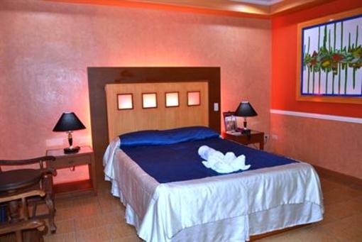фото отеля La Maja Rica Hotel Tarlac