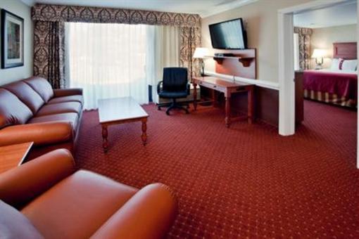 фото отеля Holiday Inn Blacksburg