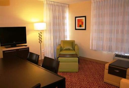 фото отеля TownePlace Suites Broken Arrow