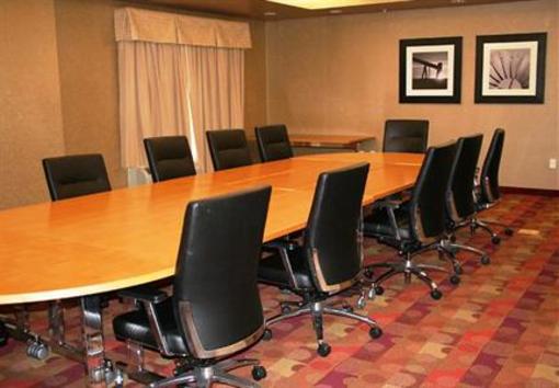фото отеля TownePlace Suites Broken Arrow