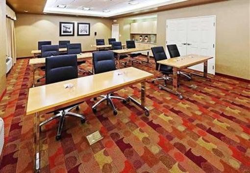 фото отеля TownePlace Suites Broken Arrow