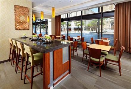 фото отеля Hampton Inn Cleveland Downtown