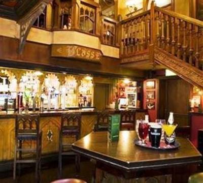 фото отеля Greville Arms Hotel