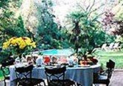 фото отеля Riverbend Country House B&B