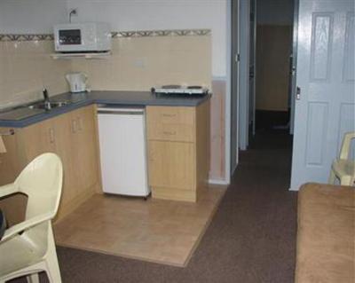 фото отеля Warilla Bowls & Recreation Club Holiday Cabins Barrack Heights