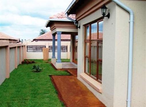 фото отеля Lizvilla Guesthouse Pretoria