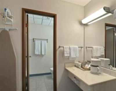фото отеля Rodeway Inn Lawrence