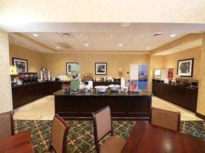 фото отеля Hampton Inn Suites Dobson