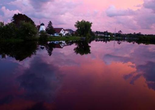 фото отеля The Riverside Motel