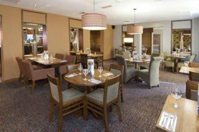 фото отеля Premier Inn Stratford Upon Avon Waterways