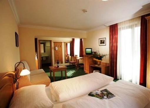 фото отеля Hirschen Hotel Imst