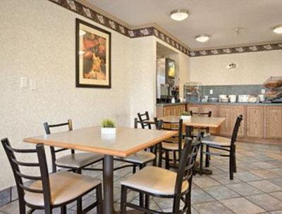 фото отеля Super 8 Maumee/Arrowhead