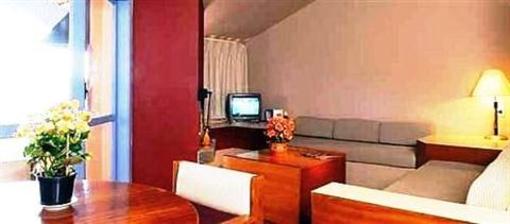 фото отеля Plaza Week Inn Campos do Jordao