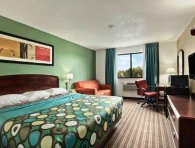 фото отеля Super 8 Motel Roseville Detroit Area