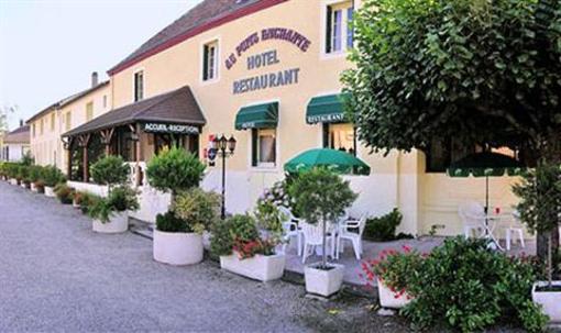 фото отеля Hotel Au Puits Enchante Saint-Martin-en-Bresse