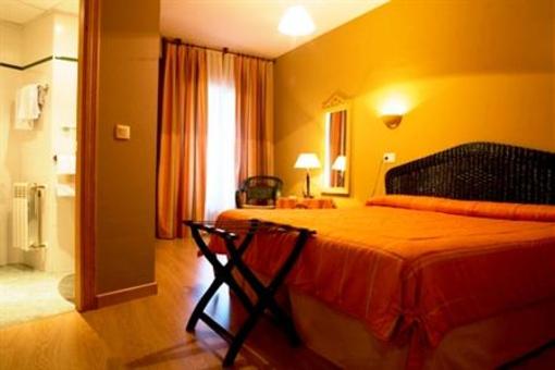 фото отеля Hotel Montanes