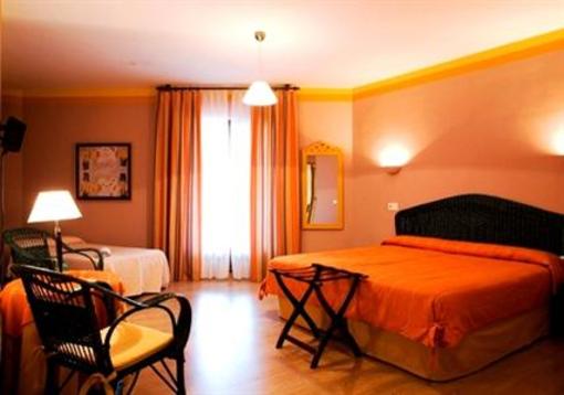 фото отеля Hotel Montanes