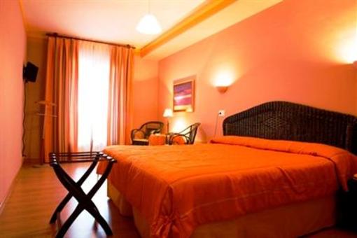фото отеля Hotel Montanes