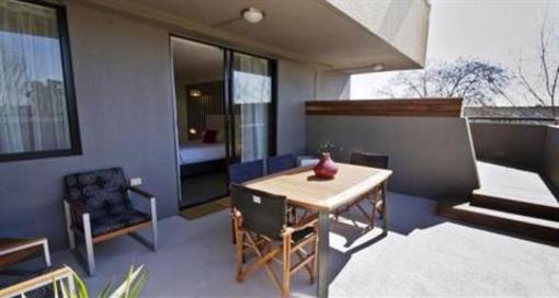фото отеля Townhouse International
