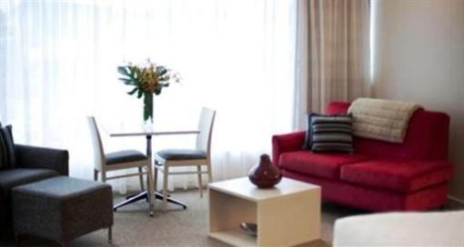 фото отеля Townhouse International