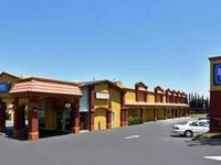 Rodeway Inn & Suites Corona