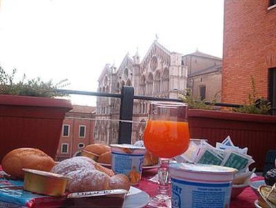 фото отеля Suite Duomo Hotel Ferrara