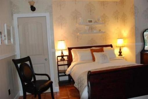 фото отеля Griffin Lake Mountain Lodge Bed and Breakfast