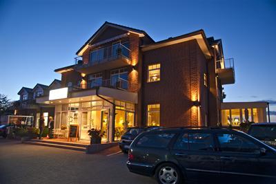 фото отеля StrandHotel Seeblick Ostseebad Heikendorf