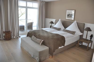 фото отеля StrandHotel Seeblick Ostseebad Heikendorf
