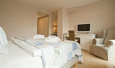 фото отеля StrandHotel Seeblick Ostseebad Heikendorf