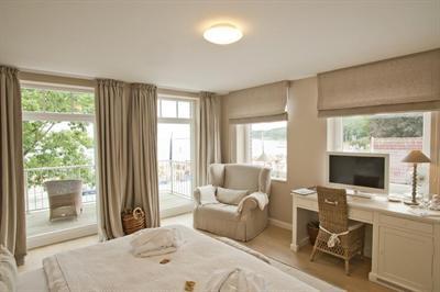 фото отеля StrandHotel Seeblick Ostseebad Heikendorf