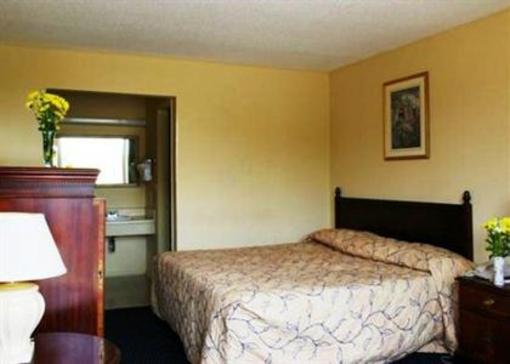 фото отеля Econo Lodge Petersburg