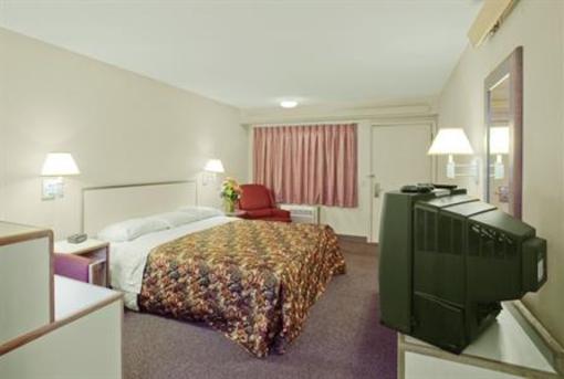 фото отеля Americas Best Value Inn - Pittsburgh Airport