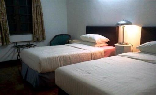 фото отеля Four L Bed & Breakfast