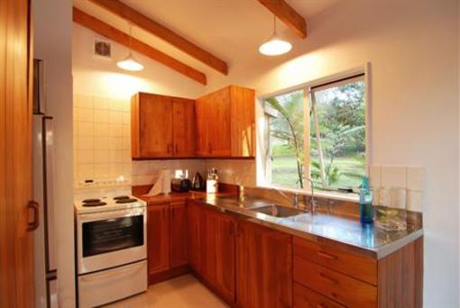 фото отеля Puketotara Lodge