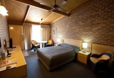 фото отеля The Town House Sundowner Goondiwindi
