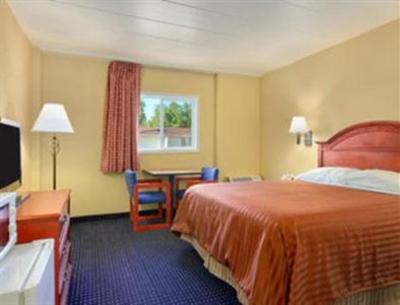 фото отеля Travelodge Lima