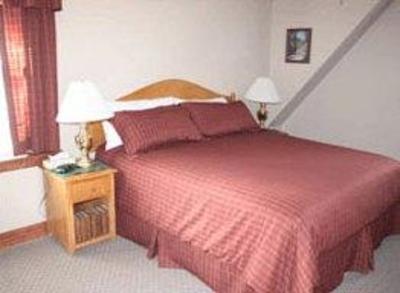 фото отеля Crandell Mountain Lodge Waterton Park