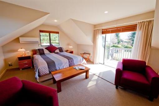 фото отеля Websters on Wanaka Lodge
