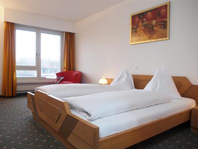 фото отеля Hotel Restaurant Holiday Thun