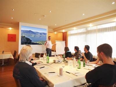 фото отеля Hotel Restaurant Holiday Thun