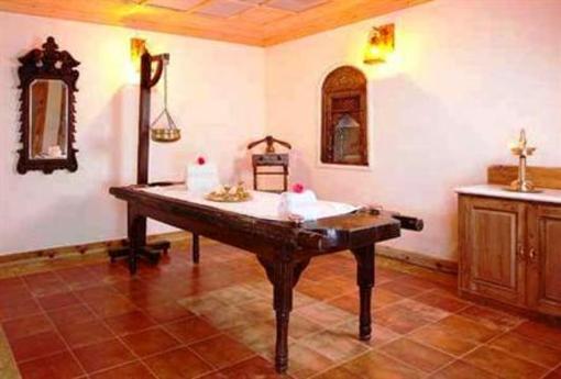 фото отеля Club Mahindra Whispering Pines