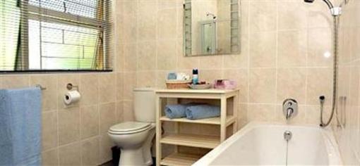 фото отеля Fourways Guesthouse George