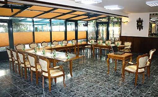 фото отеля Mat's Hotel