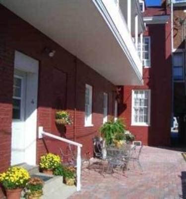 фото отеля Carlisle House Bed & Breakfast