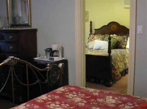 фото отеля Carlisle House Bed & Breakfast