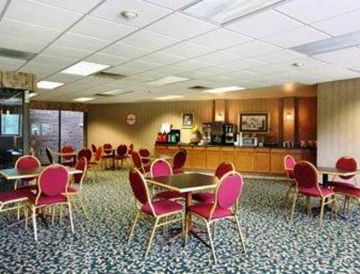 фото отеля Howard Johnson Inn & Suites Springfield