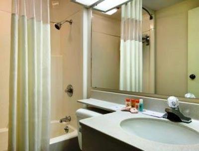 фото отеля Howard Johnson Inn & Suites Springfield