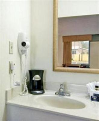 фото отеля Travelodge Inn & Suites Williamsburg Historic Area