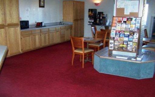 фото отеля Americas Best Value Inn & Suites Cheyenne